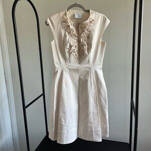 AKRIS PUNTO | Crew Neck Knee Length Embellished Design Dress in Ivory | Size 8